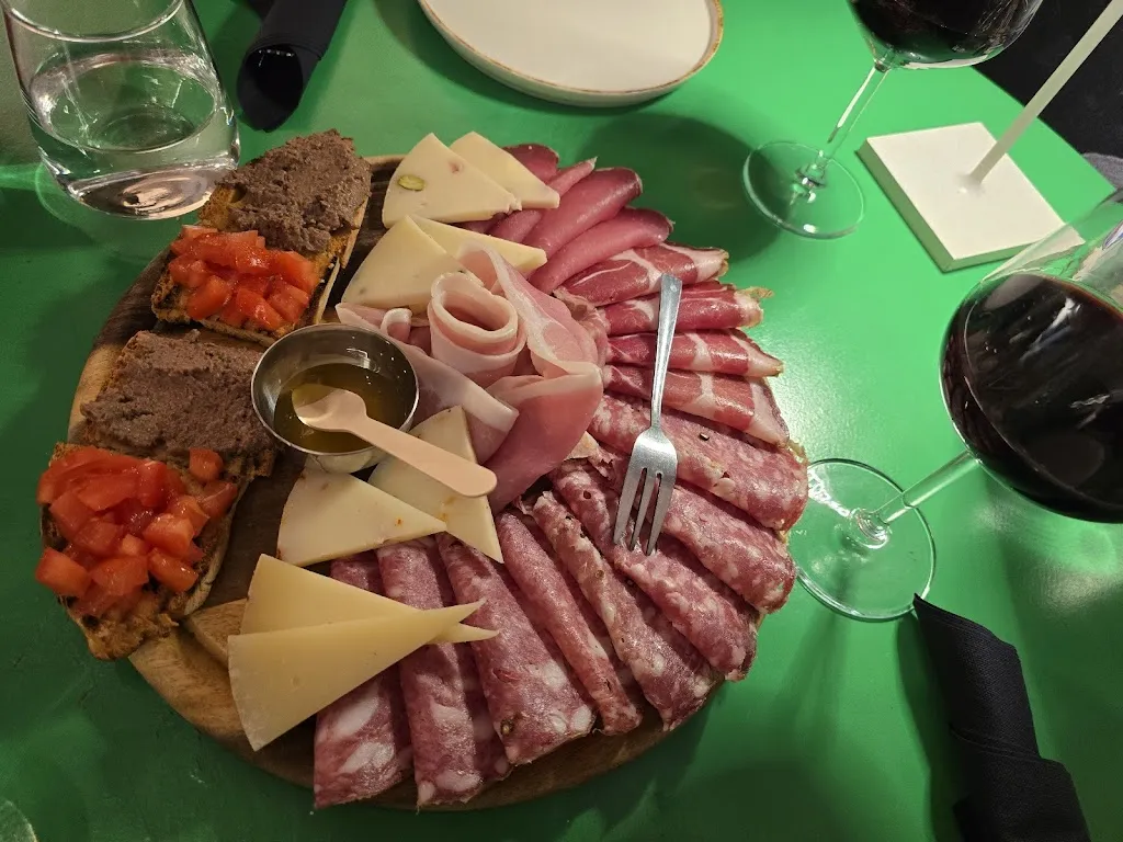 Walter Volkers_Volaterra_Volterra_review