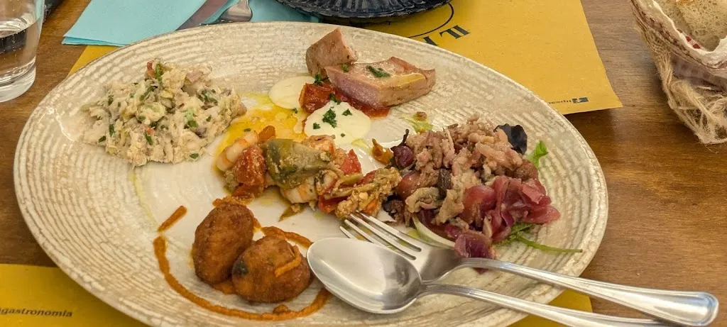 M Szard_Il peschereccio_Volterra_recensione