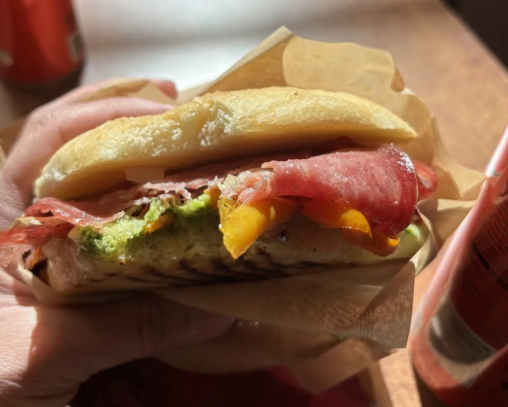 Izabela Dabrowska_La Gallina d’oro_Volterra_review