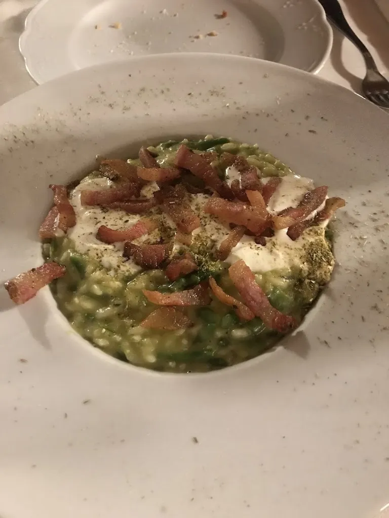 Madison Weideman_Hotel Molino D'Era_Volterra_review