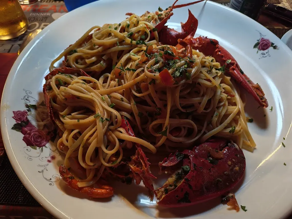 Callum Lott_Un Saccogoloso_Volterra_review