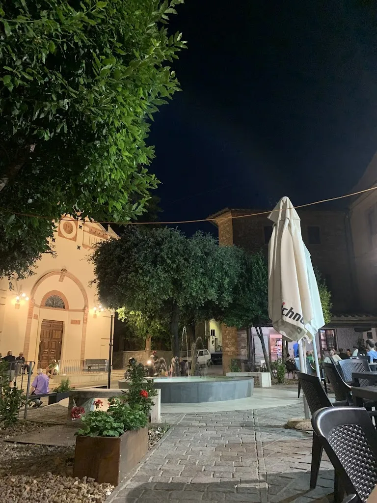 Ella Chisholm_Bar Pizzeria Del Teatro_Avigliano Umbro_review