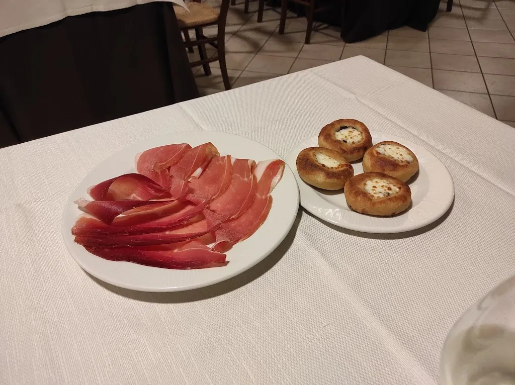 Ristorante Corno Rosso_Baschi_slider_image_3