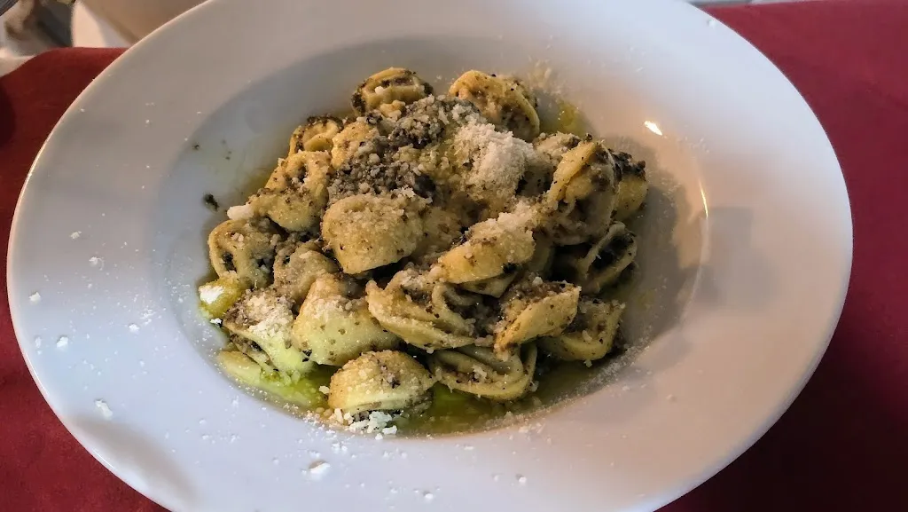 Trattoria Pisello_Baschi_slider_image_3