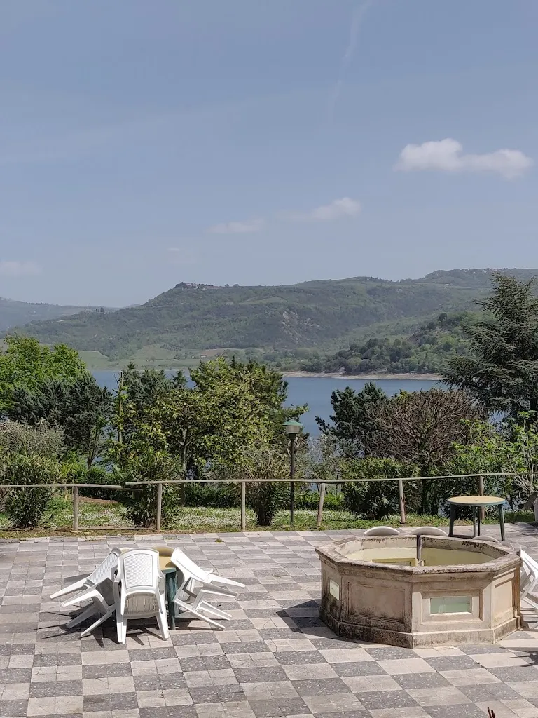 Tal Waisman_Scacco Matto Di Lamincia Vittor Ugo E C. S.N.C._Baschi_review