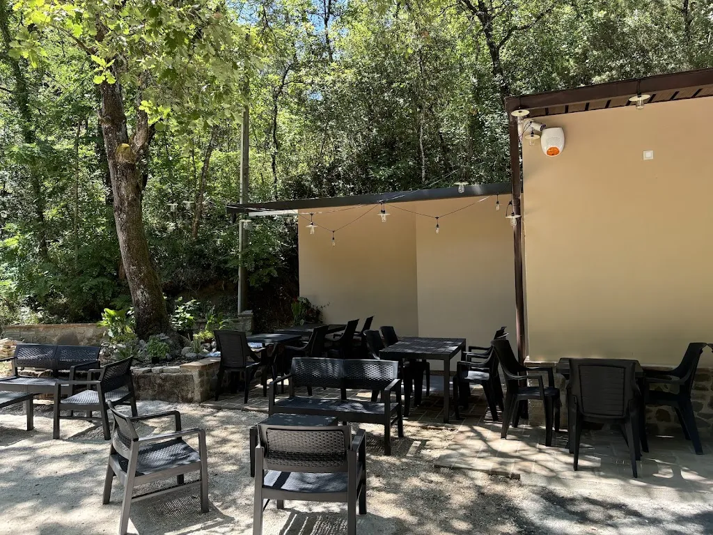 Acqua minerale_Bettona_slider_image_1