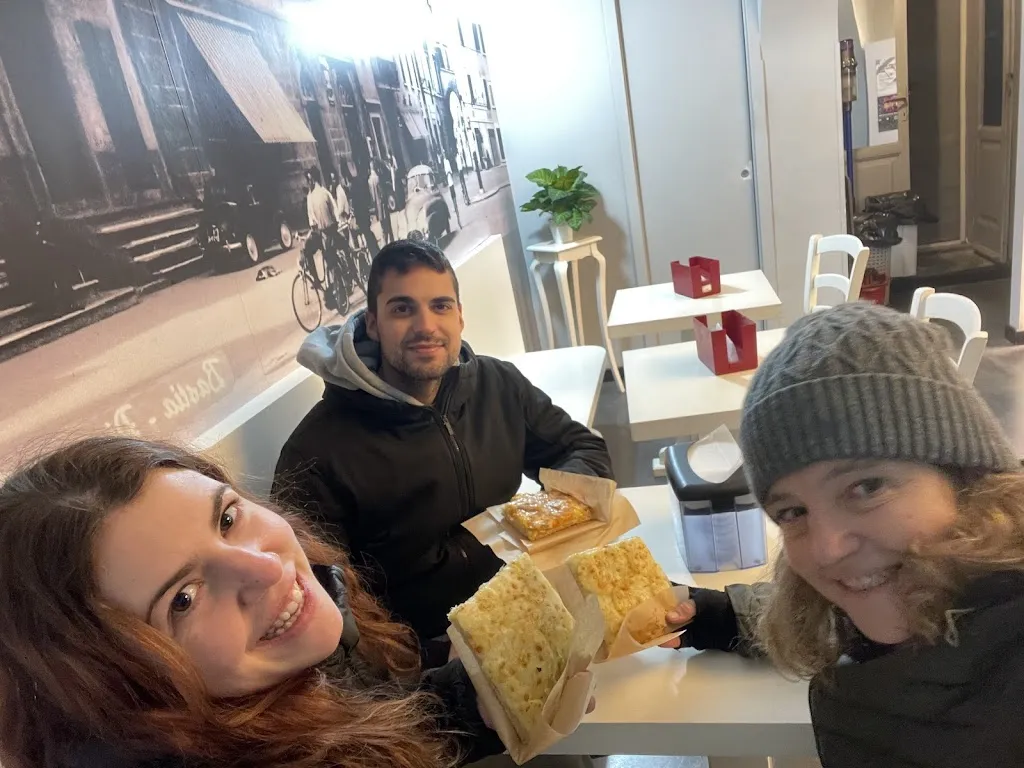 Alessandra Leone_Pizzeria La Taverna S.N.C._Bastia umbra_review