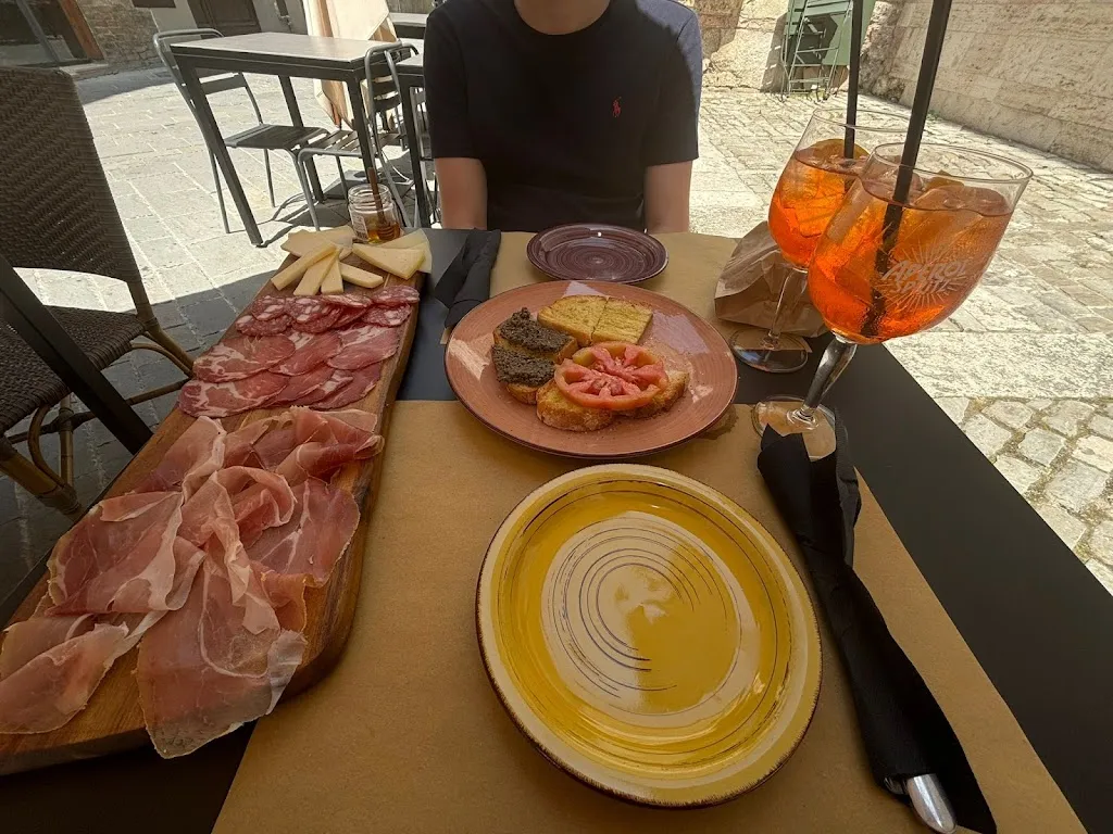 Ludovico Giacinti_Enoteca La Trifola_Bevagna_recensione