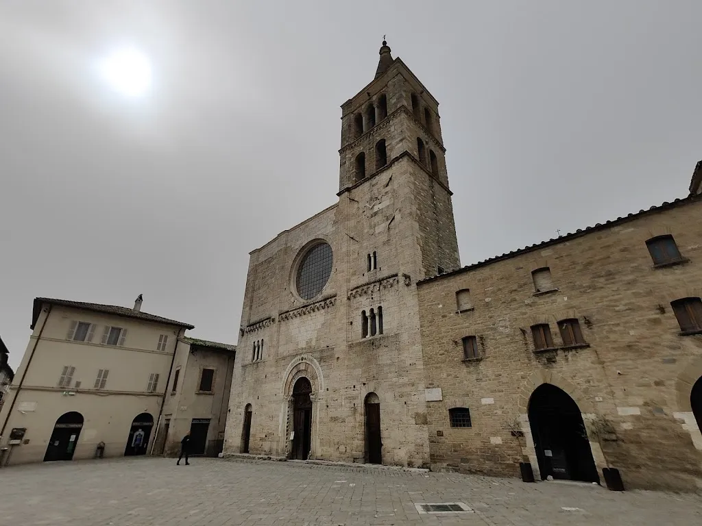 Colin Vella_Delle Mura_Bevagna_review