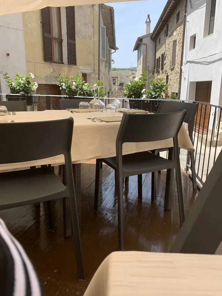 Giovanna Sgariglia_Ristorante Piazza Onofri_Bevagna_review
