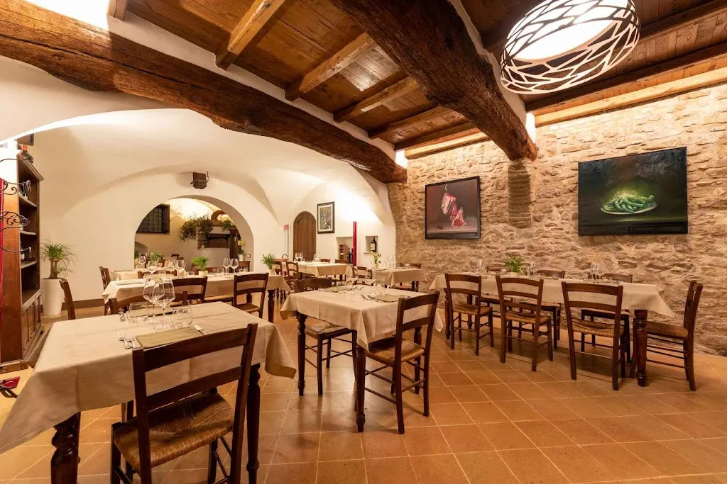 Ristorante Piazza Onofri_Bevagna_slider_image_1