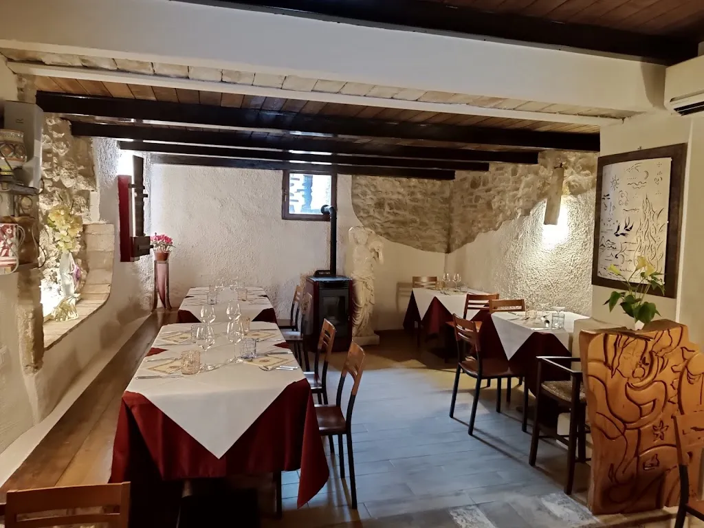 Il Gallo D'Oro Ristoro Medievale restaurant in Campello sul Clitunno