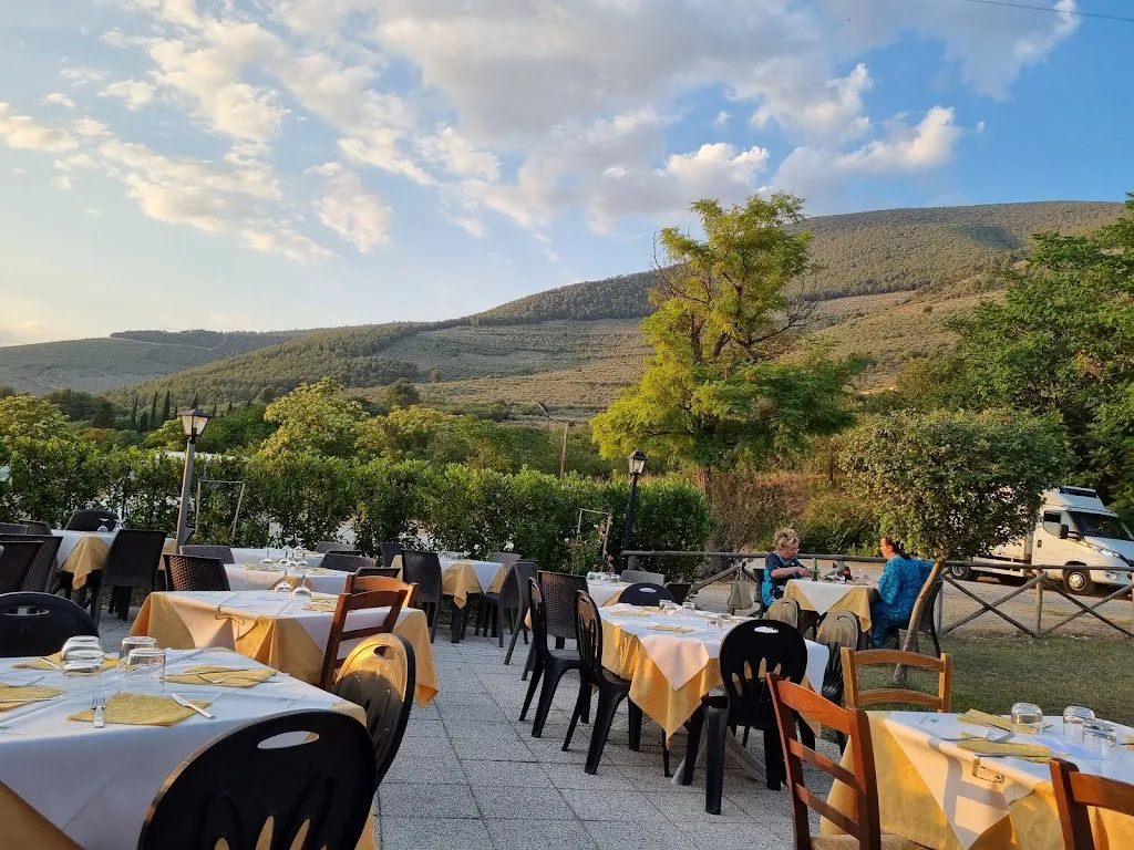 Pizzeria Ristorante Locanda Di Champeaux restaurant in Campello sul Clitunno