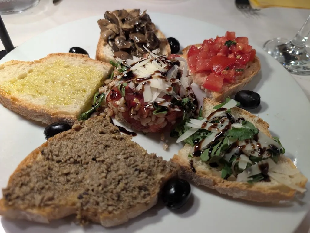 Pizzeria Ristorante Locanda Di Champeaux_Campello sul Clitunno_slider_image_3