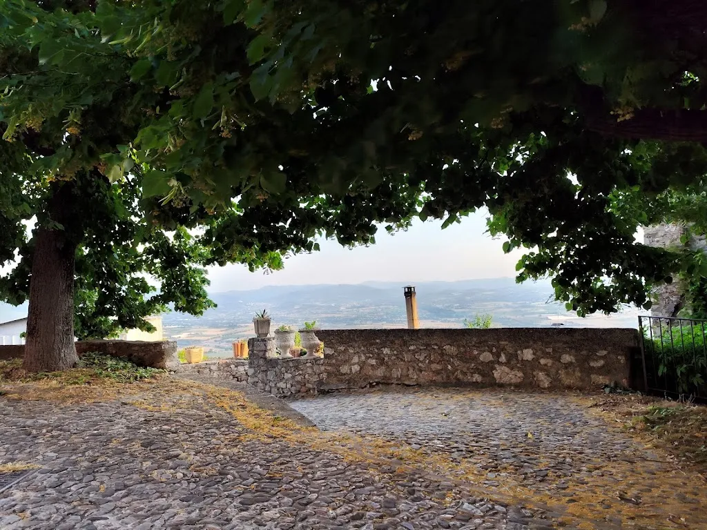 Eva Panitteri_Il Castello di Campello_Campello sul Clitunno_review