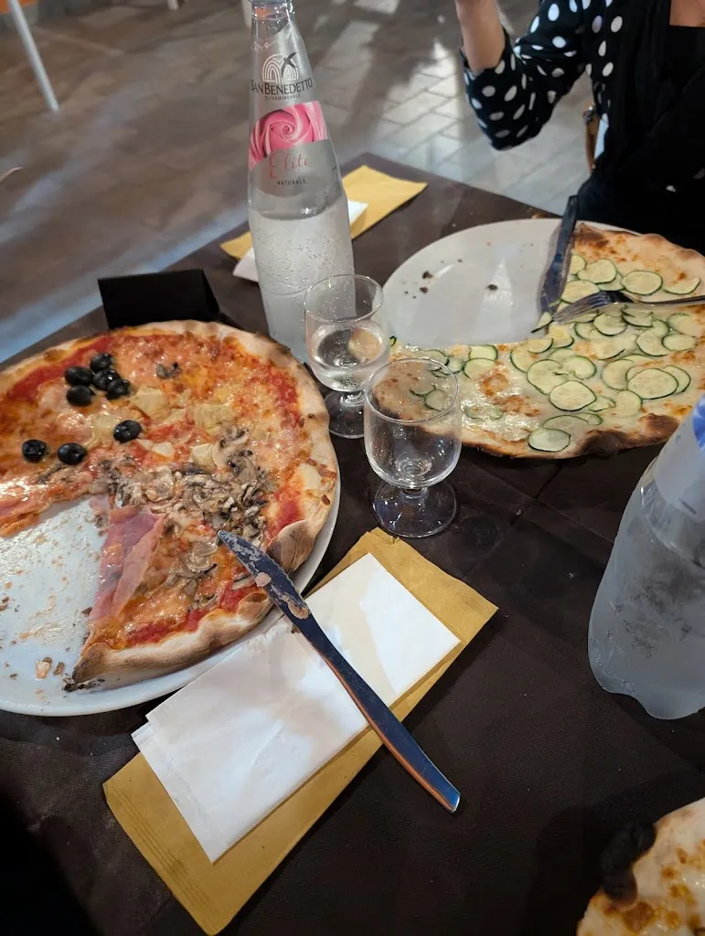 Stefania Stefani_Pizzeria Quattro stagioni_Castel Viscardo_review