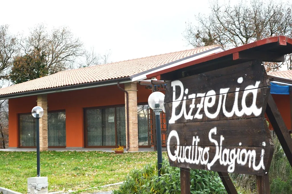 Pizzeria Quattro stagioni_Castel Viscardo_slider_image_1