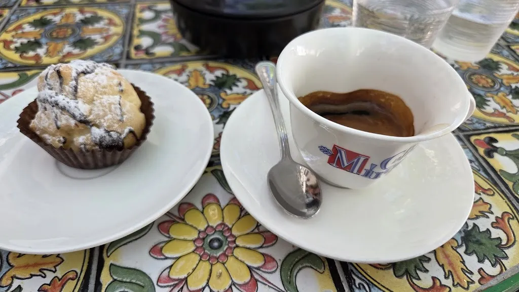 Alessandra Capraro_Caffè Miron di Toma Ferruccio_Muro Leccese_review