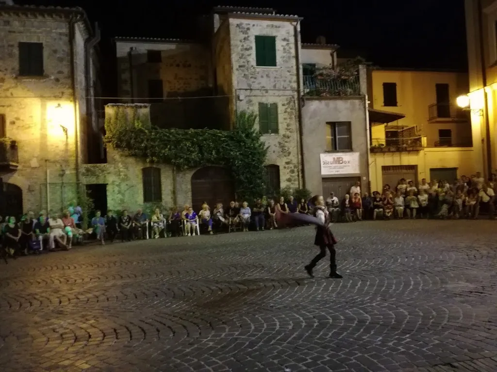 Tiracorrendo / Leopoldo_Castel Viscardo_slider_image_3