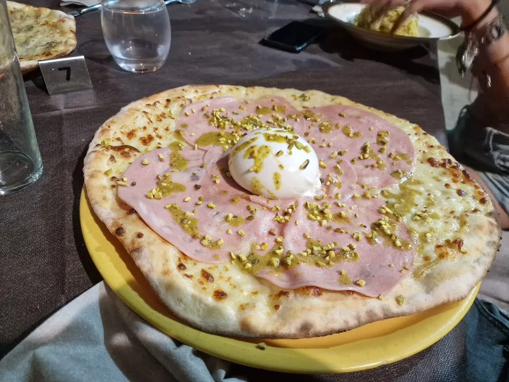 Pizzeria Bar L'Erbavoglio_Casteltodino_slider_image_2