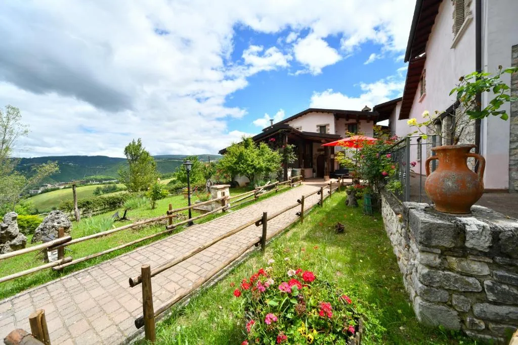 Farmhouse Valle Tezze restaurant in Cascia