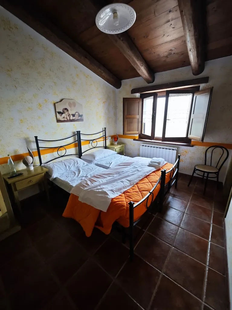 Farmhouse Valle Tezze_Cascia_slider_image_3