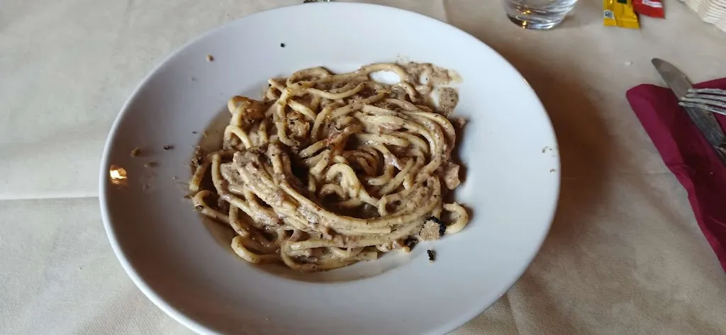 Giuseppe Natile_La Lanterna Restaurant Pizzeria_Cascia_review