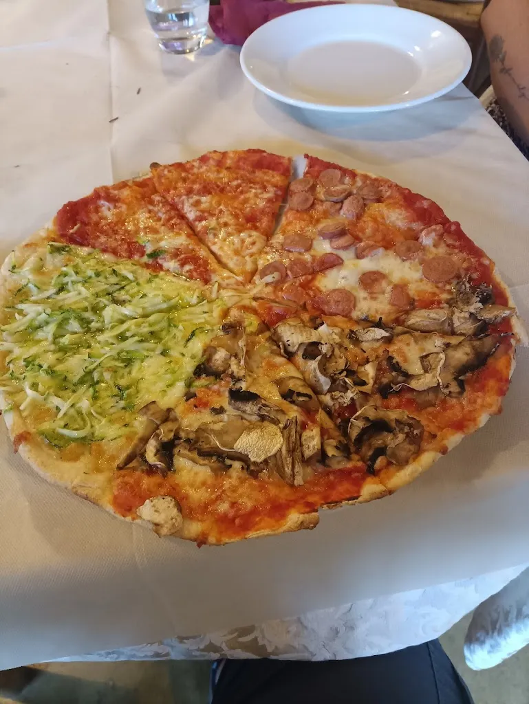 vinicio spadini_La Lanterna Restaurant Pizzeria_Cascia_review