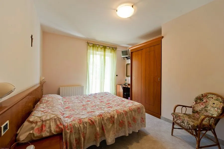 Hotel Ristorante Scoglio Rosa_Cascia_slider_image_2