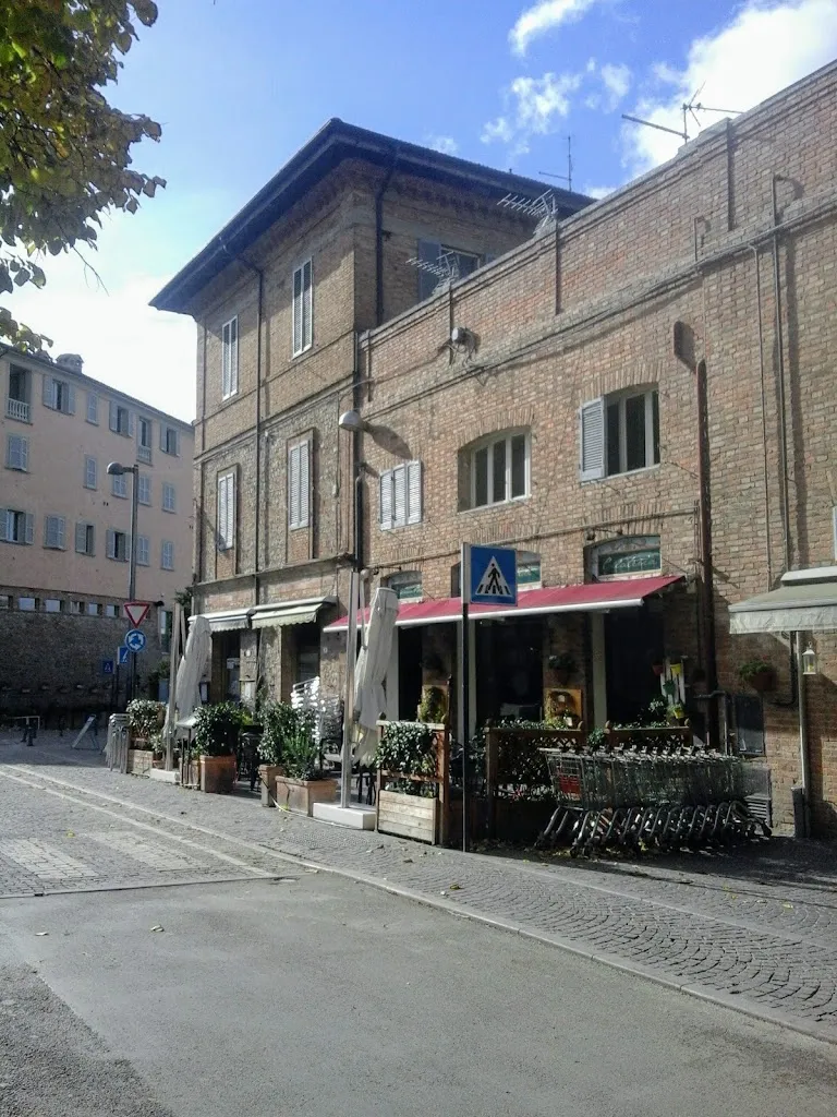 federico iannaccone_Café of Artists_Città della Pieve_review