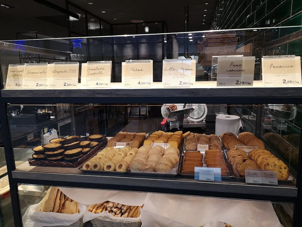 Menchetti - Gherlinda_Chiugiana-La Commenda_slider_image_3