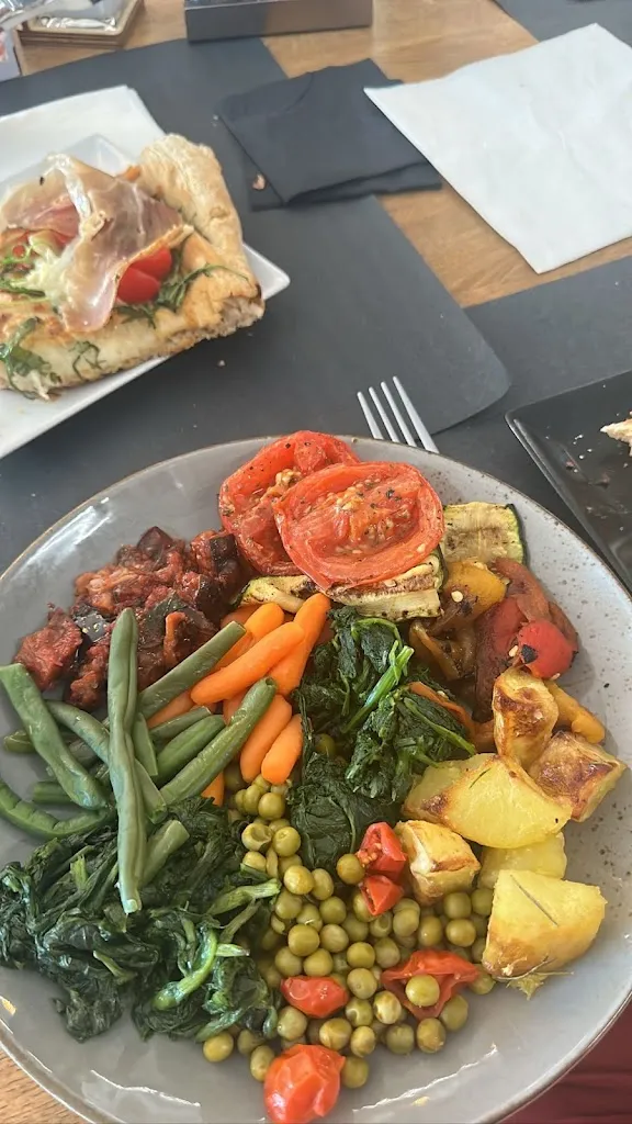 Achot Epremjan_Via Roma - Ristorante e Pizzeria a Castiglione del Lago_Castiglione del Lago_review