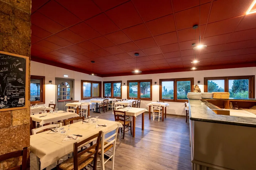 RISTORANTE AL LEONE restaurant in Collazzone