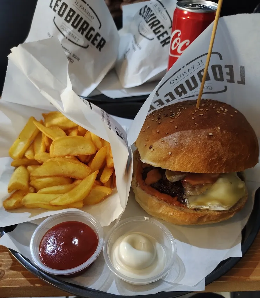 Luca Musto_LEOBURGER_Città di Castello_recensione