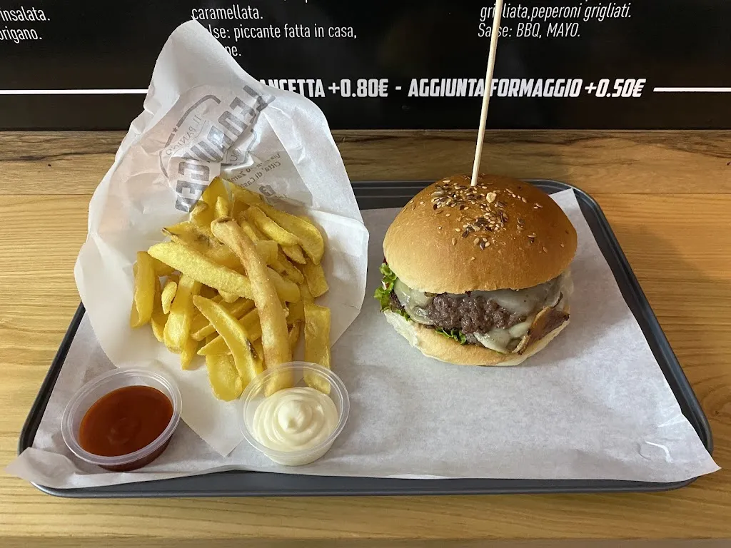 Massimo Palombo_LEOBURGER_Città di Castello_recensione