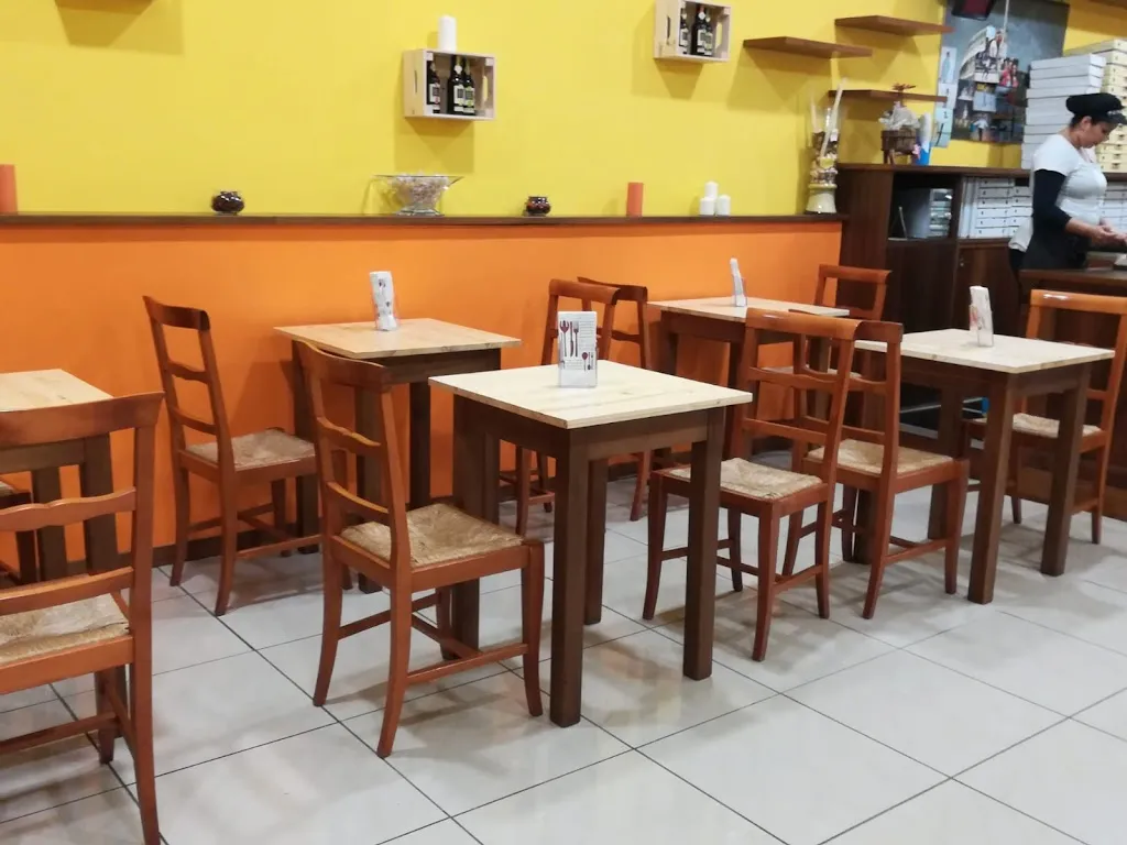 Pizza Roma restaurant in Collepepe