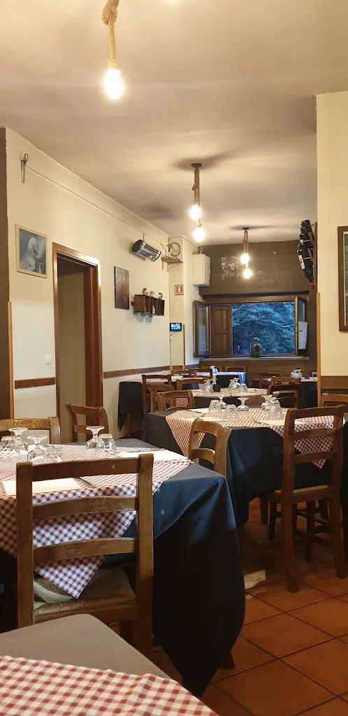 Nives Torresi_Rifugio Mainardi_Costacciaro_review