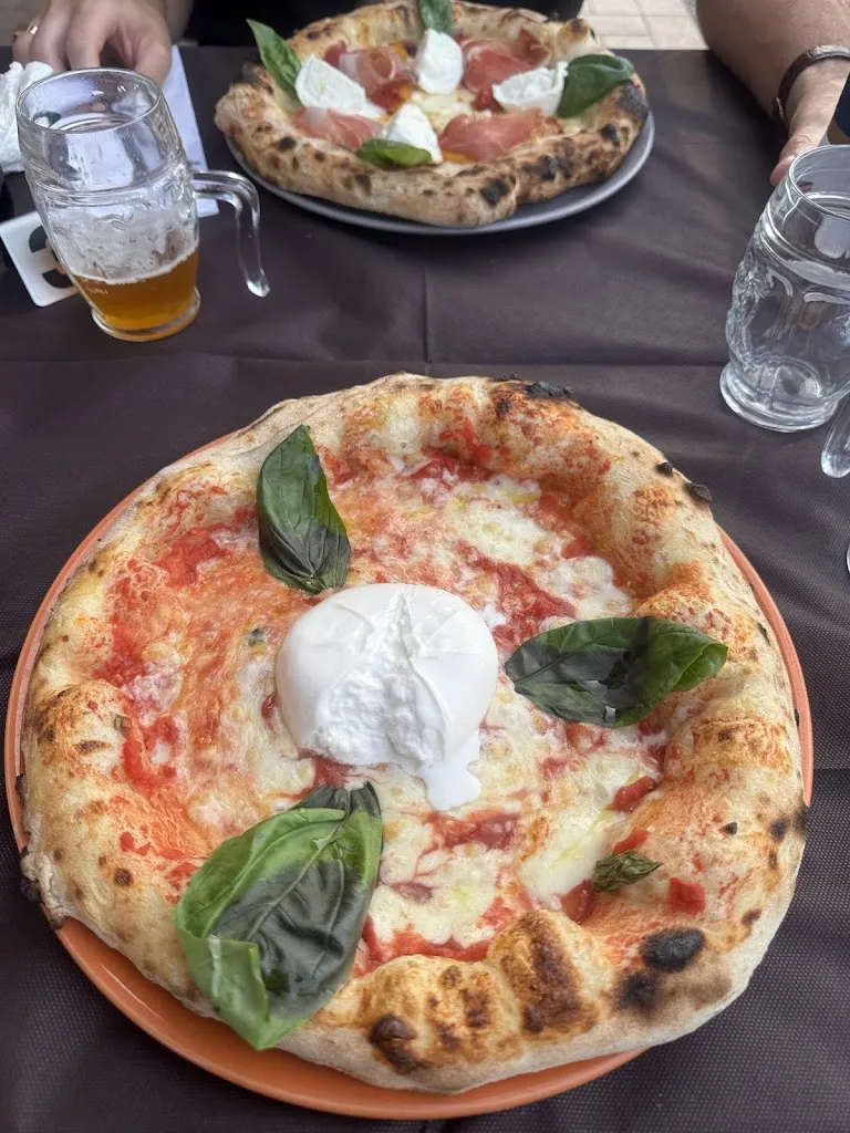 vova tokarev_Pizzeria Vecchia Napoli Fabro_Fabro_review