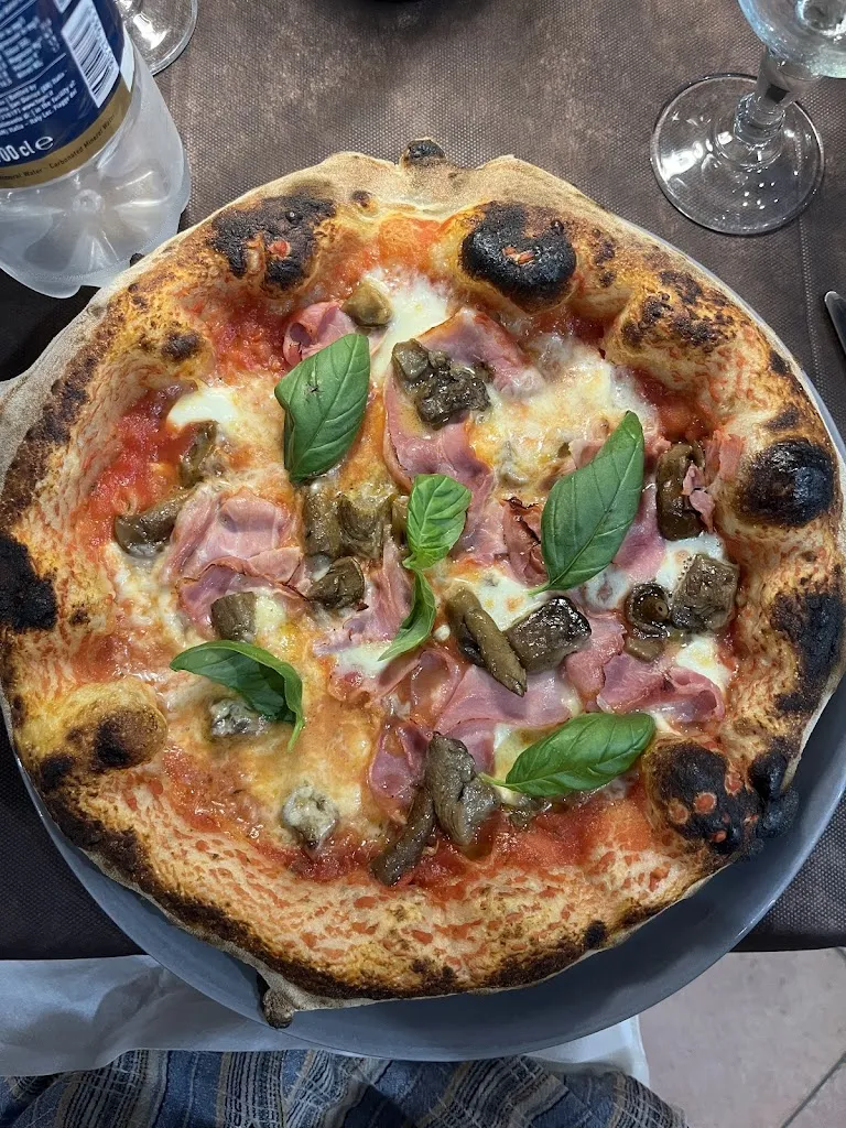 Callan Hoskins_Pizzeria Vecchia Napoli Fabro_Fabro_review