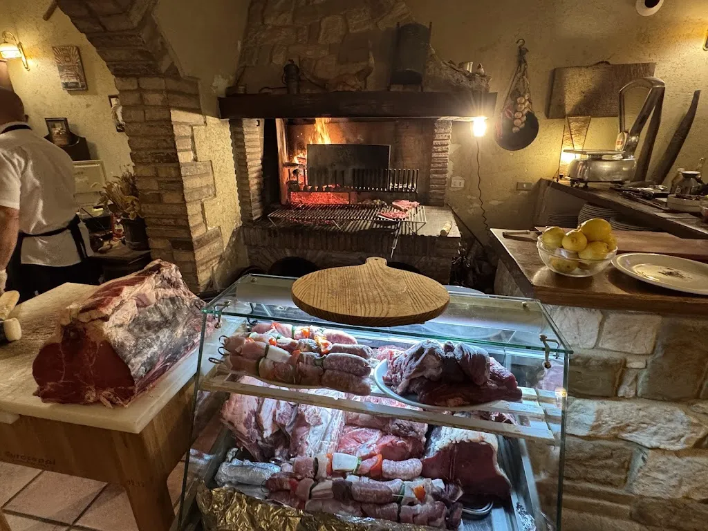 Pizzeria Braceria Al Borgo restaurant in Fossato di Vico