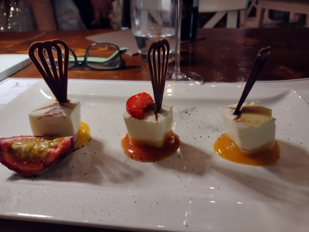 Duncan at Home_Hosteria 