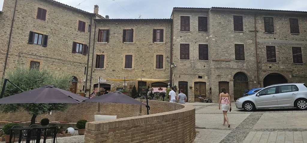 Tanja Barbiër_Bistrot Il Grottino_Gualdo Cattaneo_review