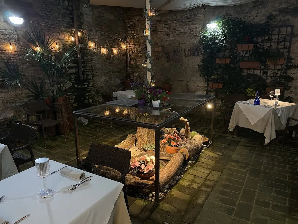 Medì Restaurant Wine & Food restaurant in Foligno