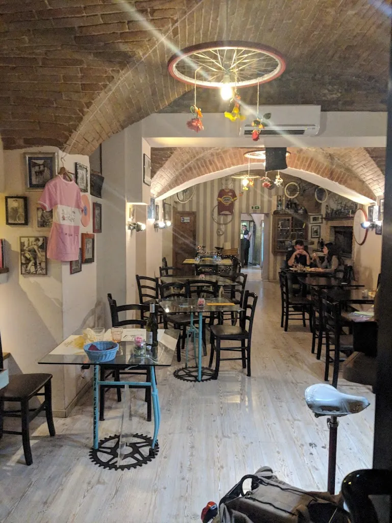 Mohammad Ebrahim_Osteria Ciclabile - Ladri di biciclette_Foligno_review