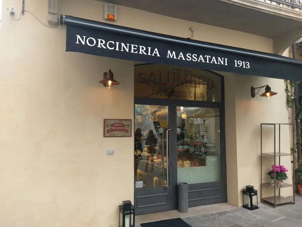 Norcineria Massatani 1913 restaurant in Foligno