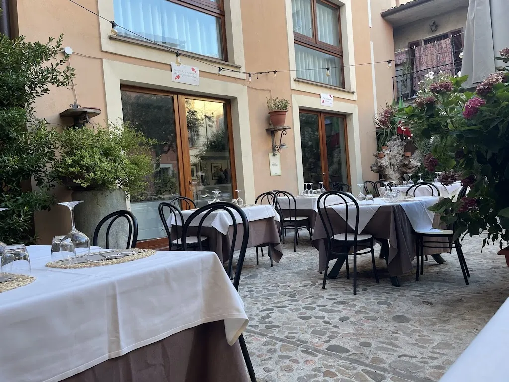 Ristorante Albergo Le Mura restaurant in Foligno