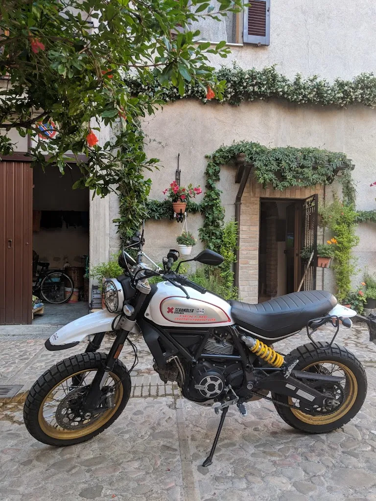 Mohammad Ebrahim_Albergo le Mura_Foligno_review