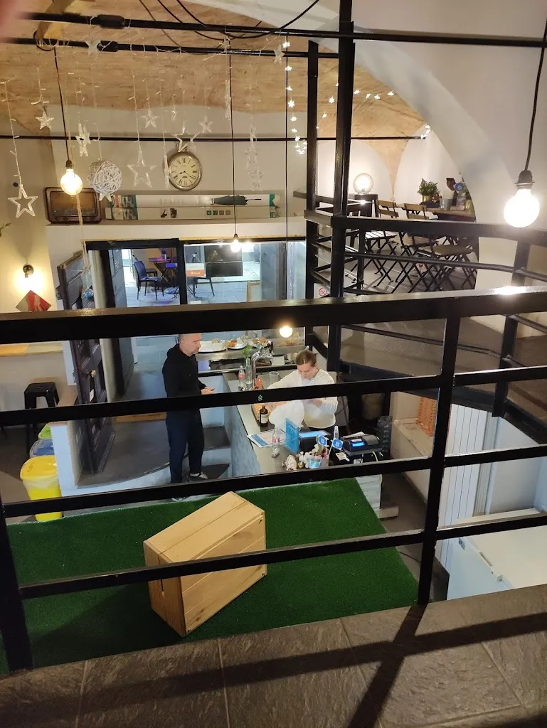 Gordon M._Acqua & Farina_Foligno_review