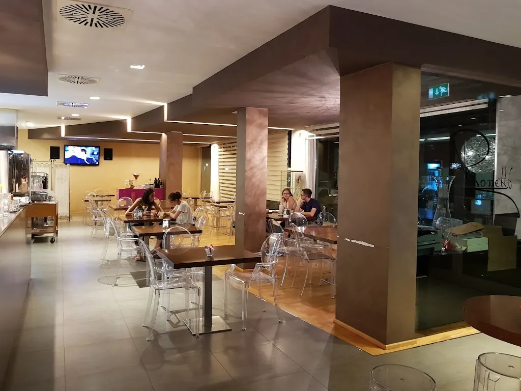 Rossetti Bar Aperitivi Pizzeria restaurant in Marsciano