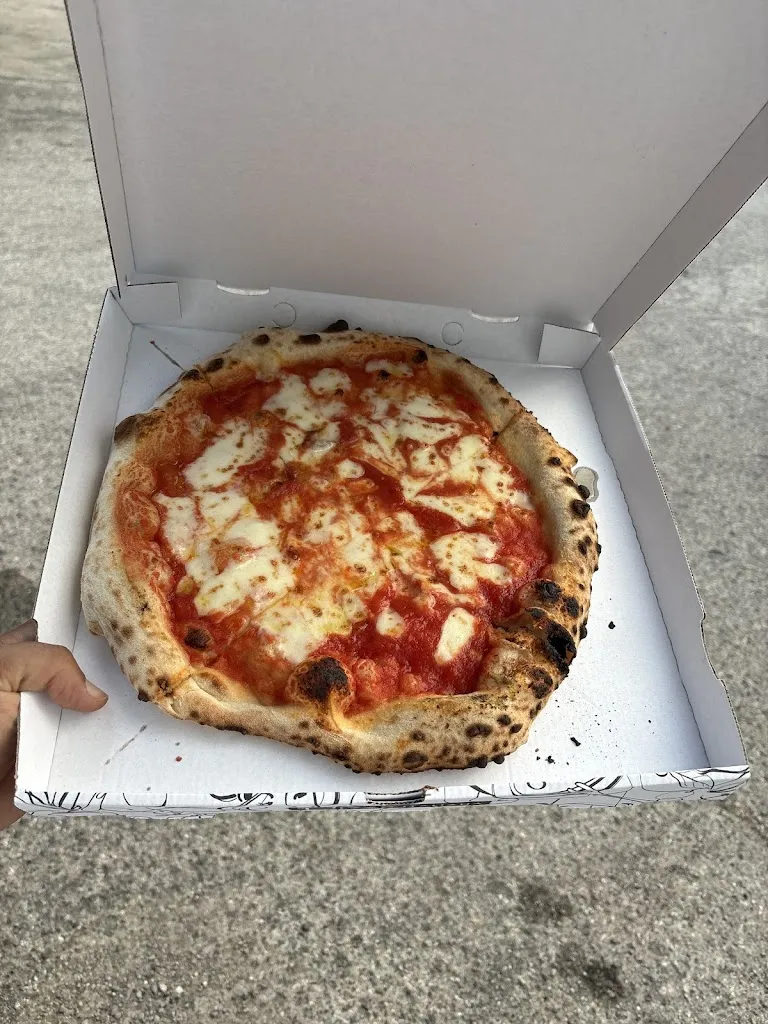 Zaynab Khafagy_Pizzeria Nonno Peppe_Marsciano_review